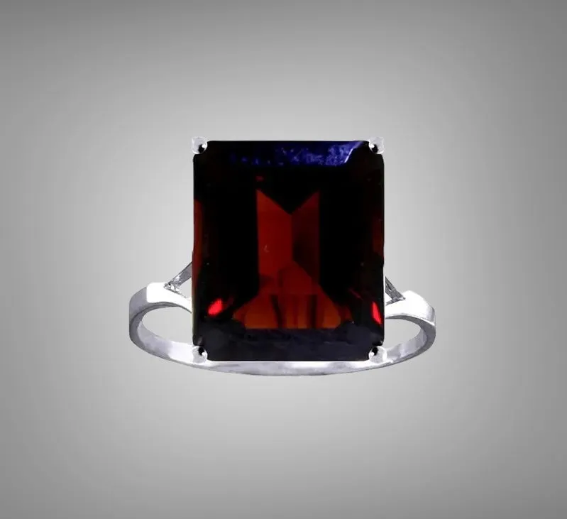 14KT White Gold 7ct Garnet Cocktail Ring