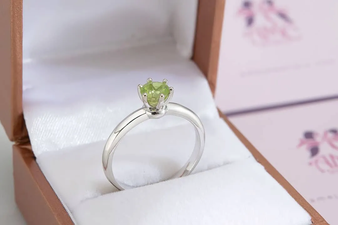 5mm Natural Peridot 6-prong Ring in Sterling Silver