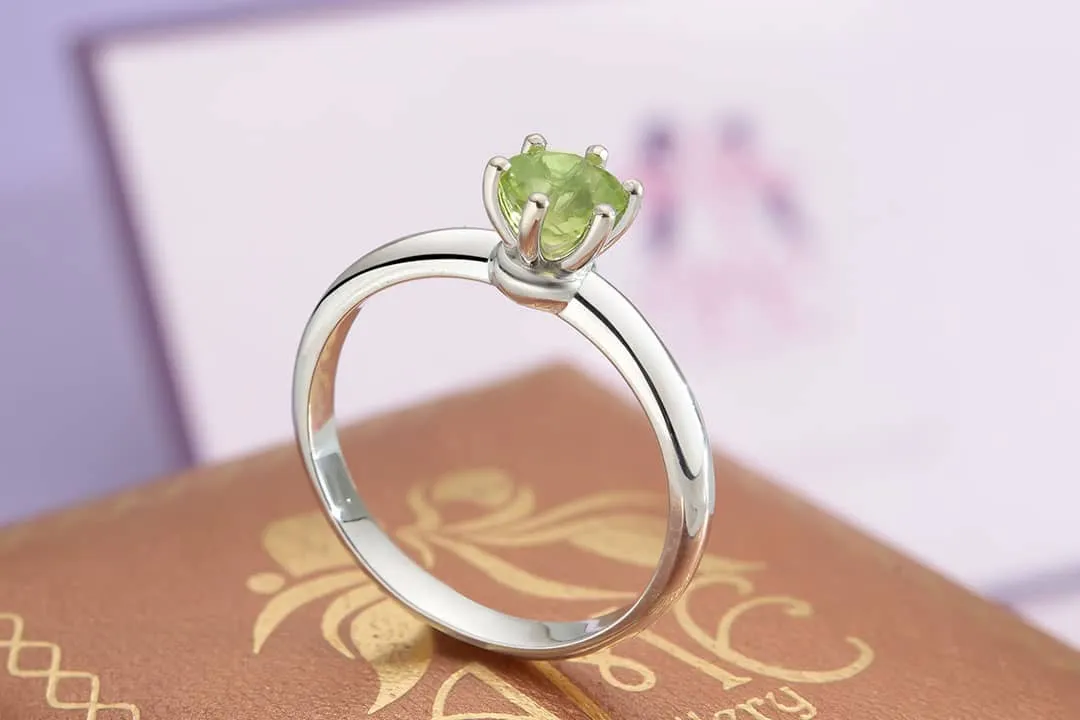 5mm Natural Peridot 6-prong Ring in Sterling Silver