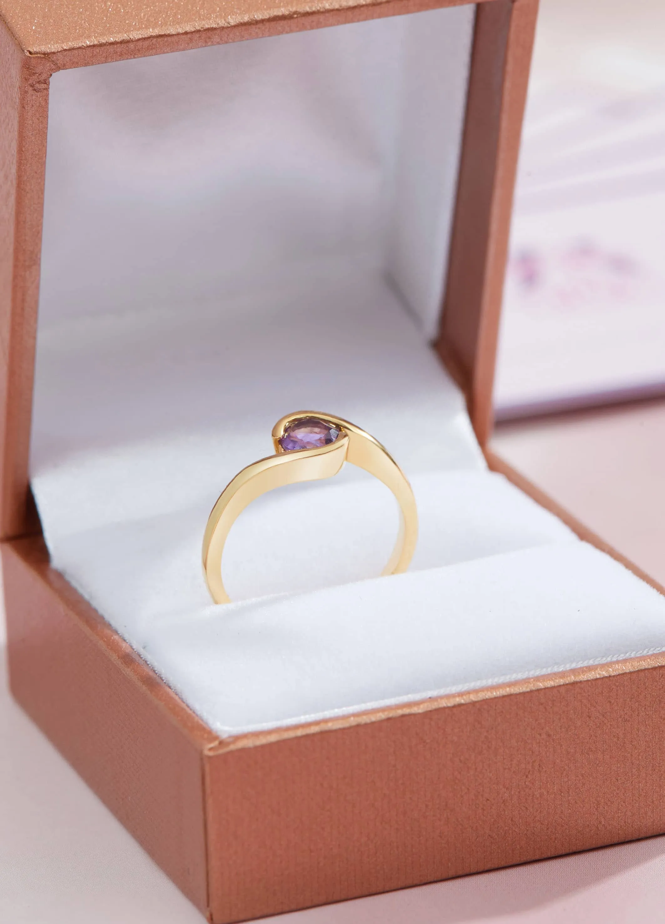 5mm Round-cut Amethyst Semi Bezel Solitaire Ring in 14K Yellow Gold
