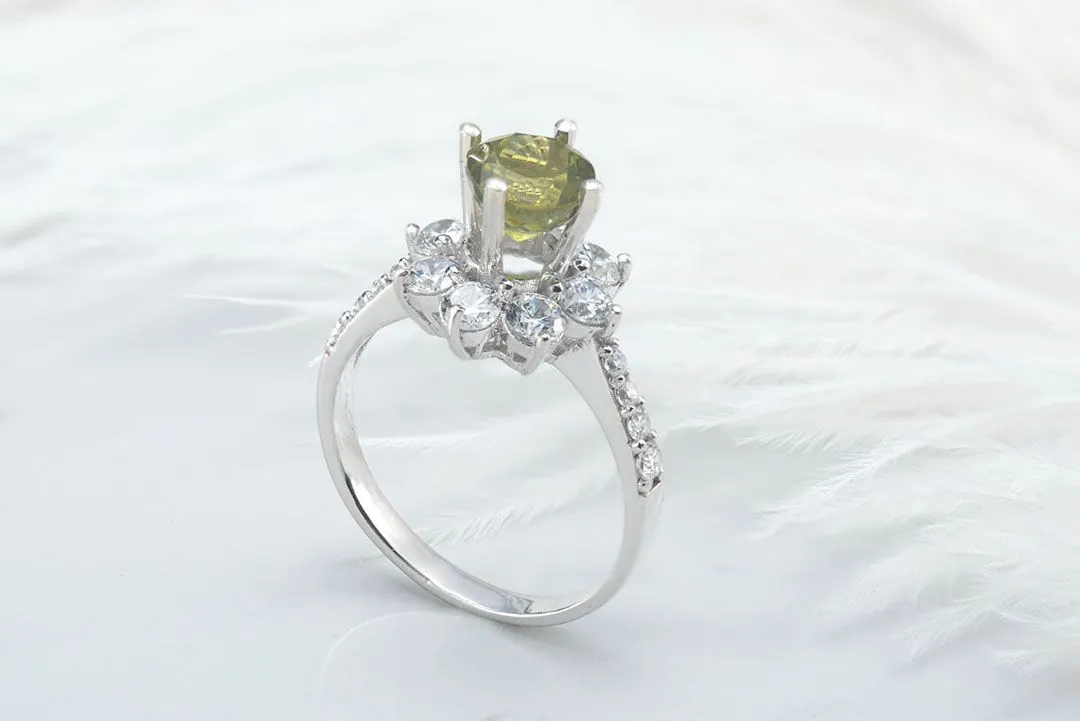 6mm Round cut Peridot Flower Ring in Sterling Silver
