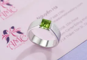 6mm Square-cut Peridot Matte Finish Men's Ring in Sterling Silver