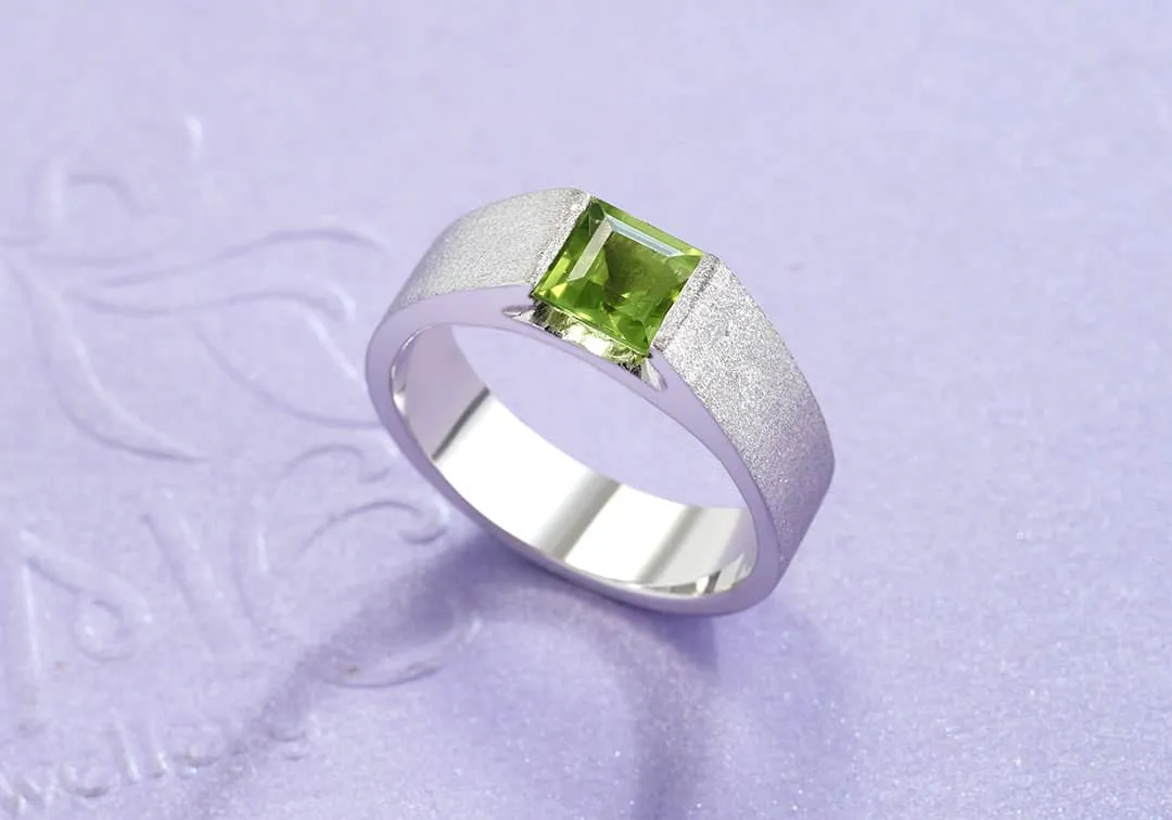 6mm Square-cut Peridot Matte Finish Men's Ring in Sterling Silver