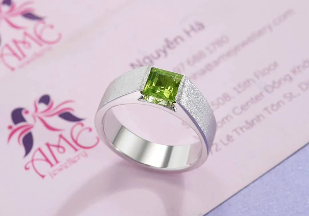 6mm Square-cut Peridot Matte Finish Men's Ring in Sterling Silver