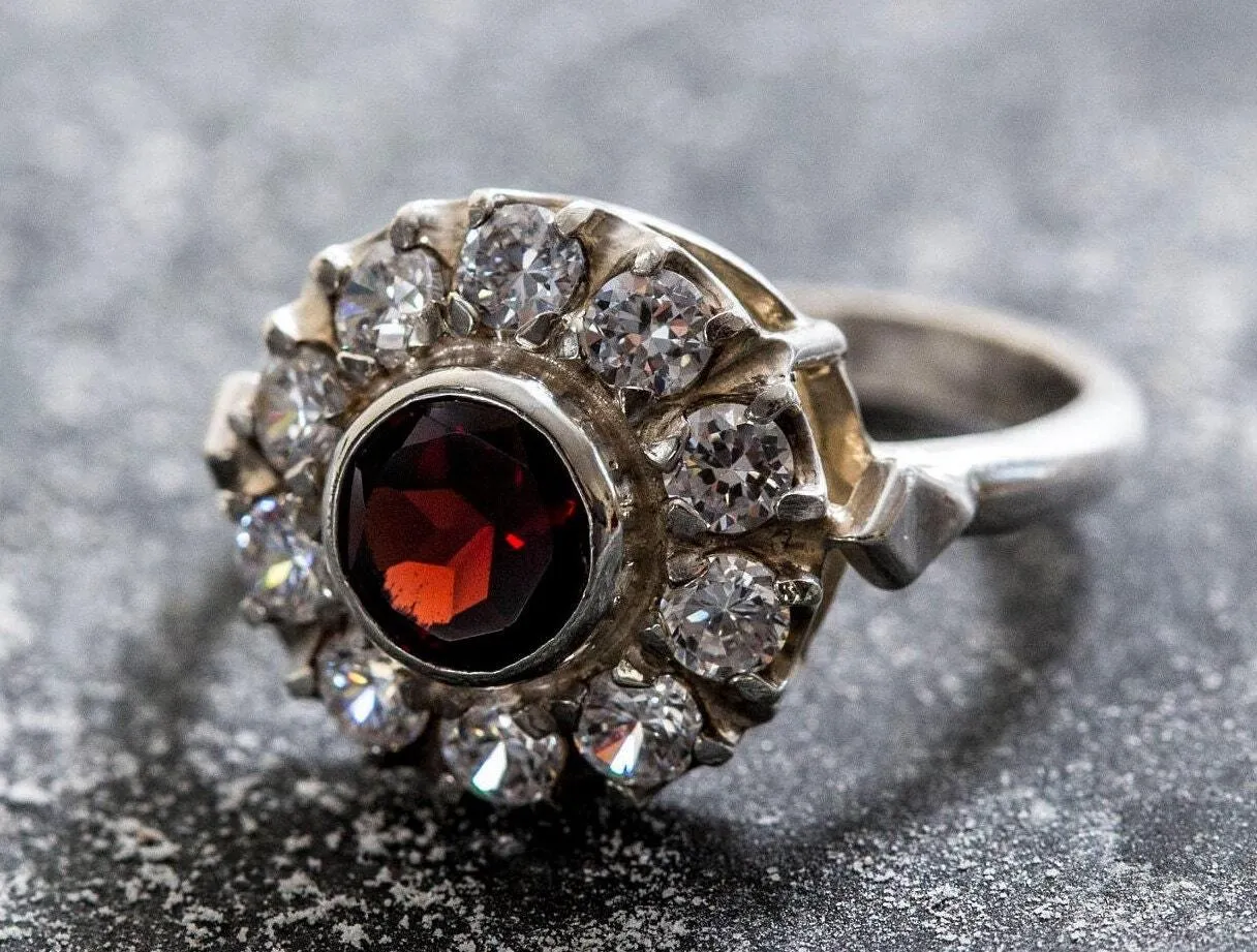 Garnet Flower Ring - Silver Victorian Ring - Garnet Vintage Ring