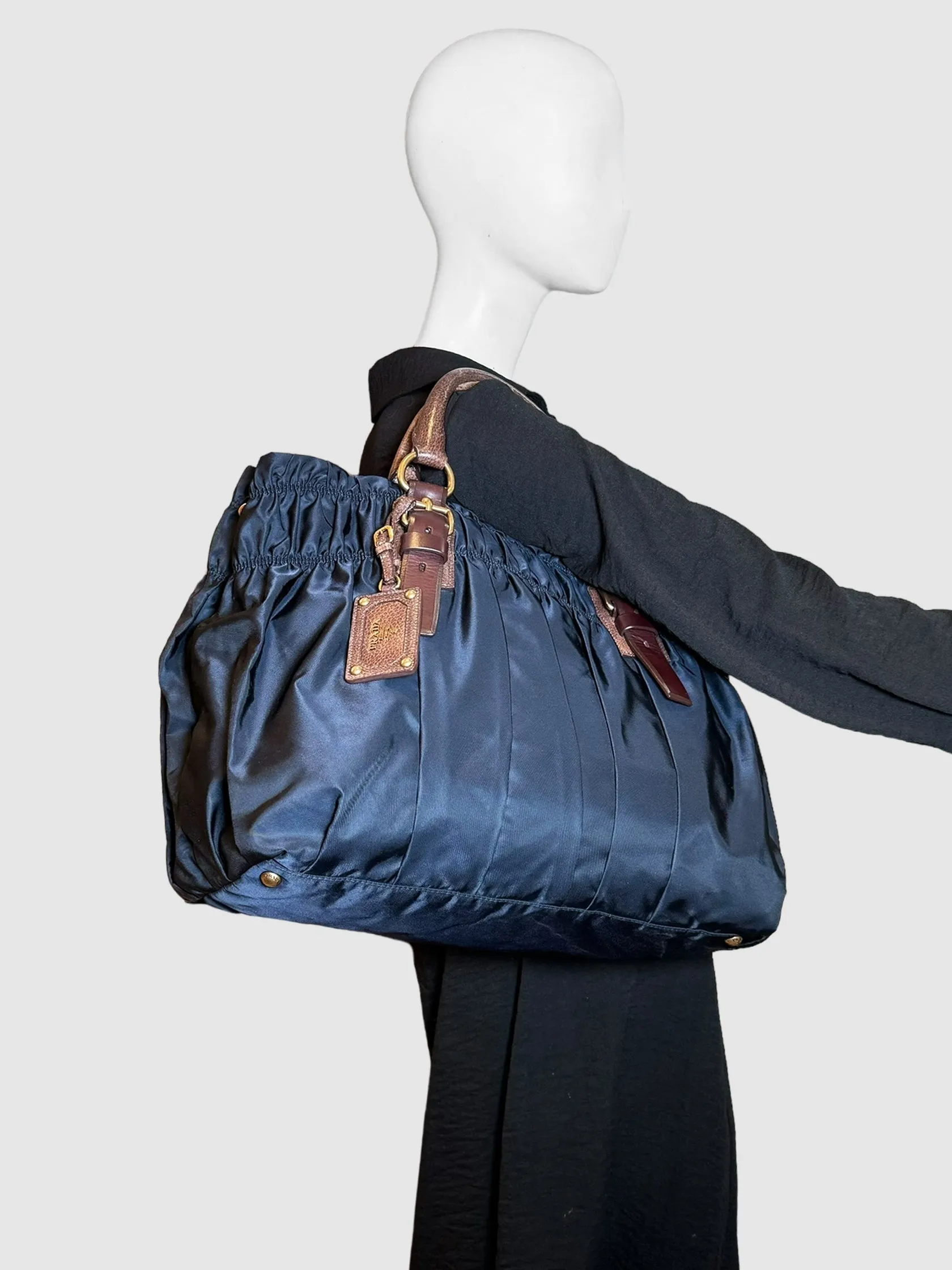 Large Tessuto Gaufre Tote Bag