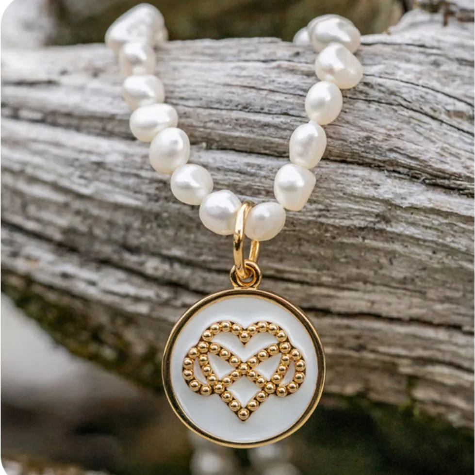 Lola Grandmother and Granddaughter Pendant