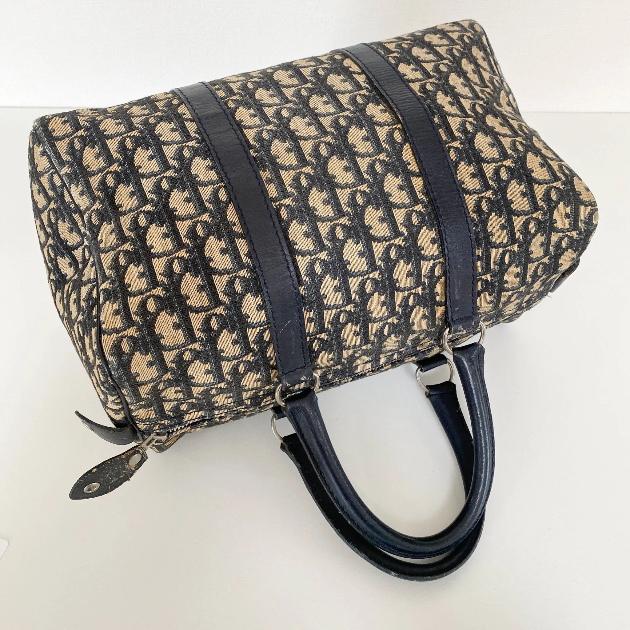 Navy Trotter Bowrlng 30