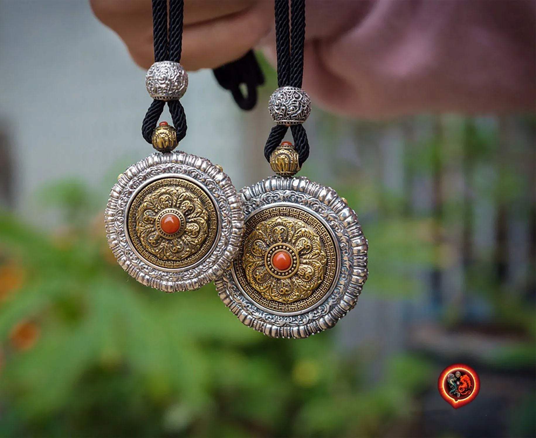Pendentif Bouddha jade et argent- Bouddha Vairocana