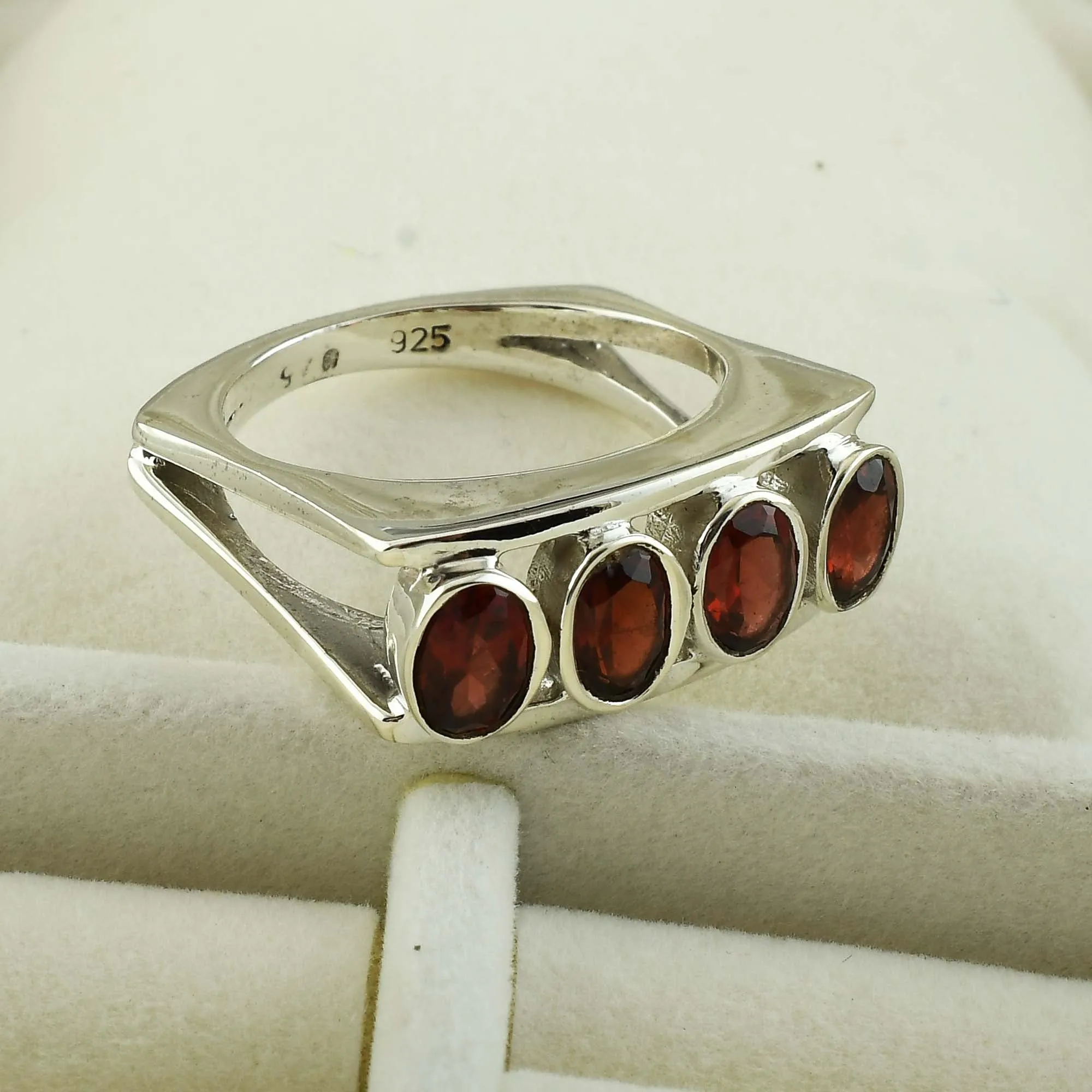 Perfect Gift for your Love Ones Garnet Lovely Ring