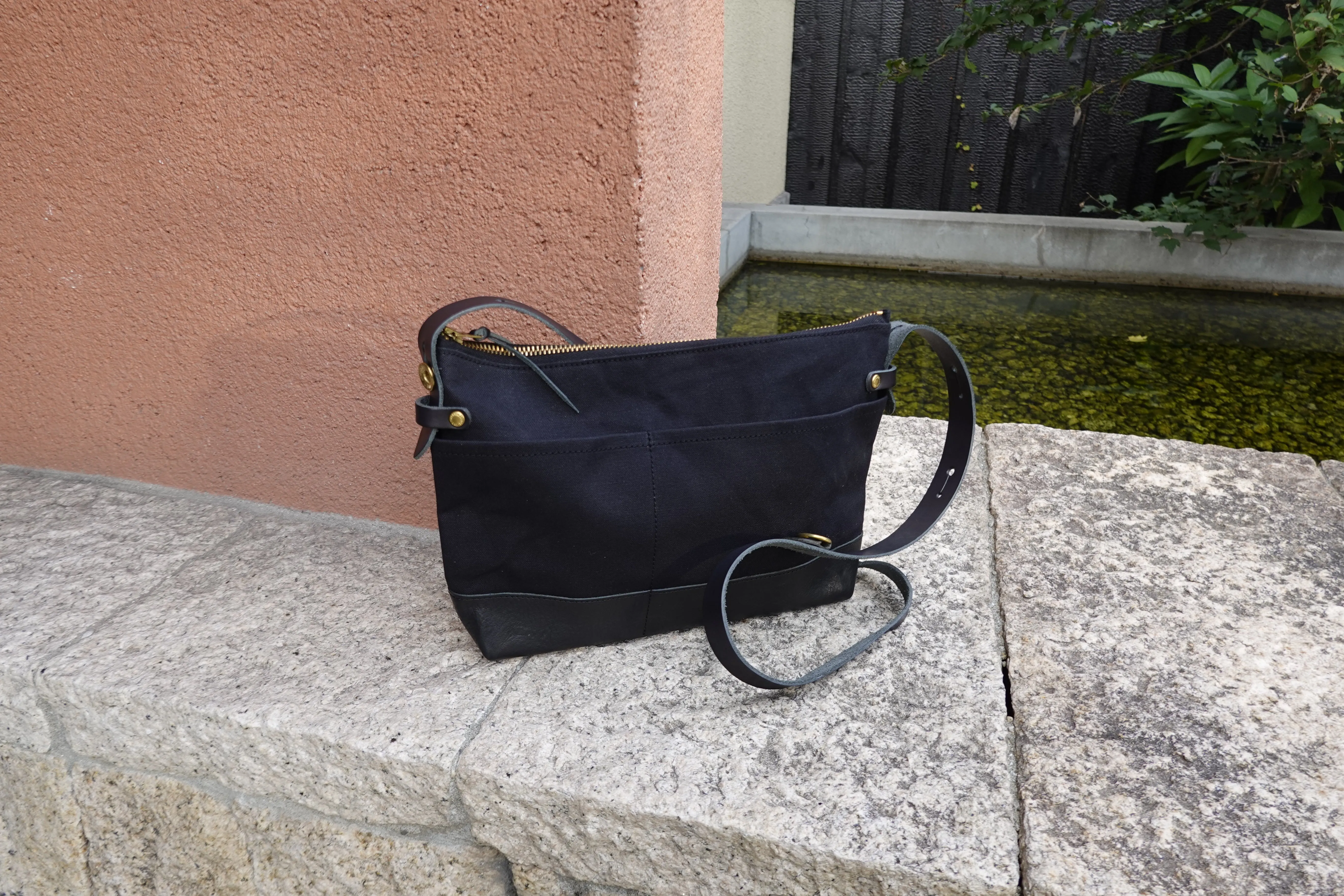 SL0038 leather bottom shoulder bag L